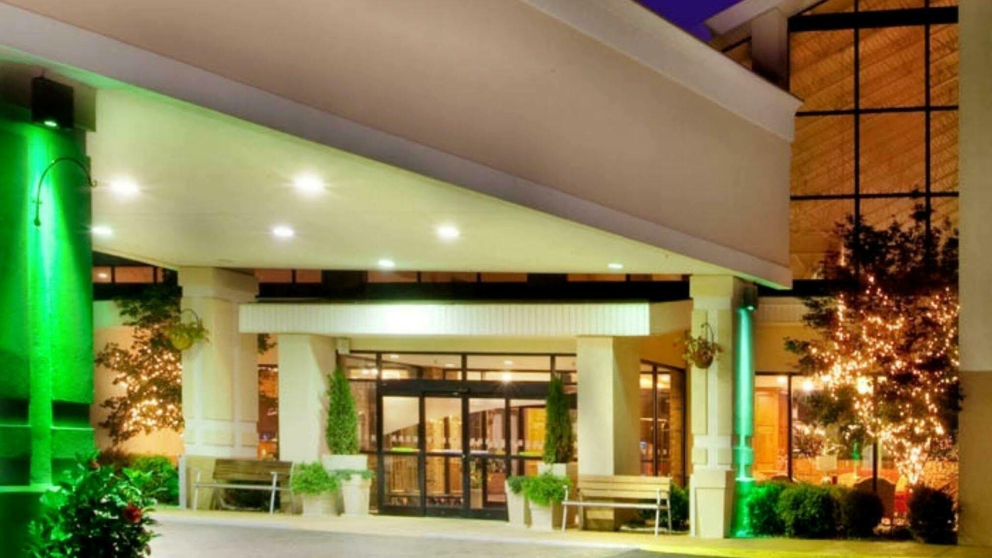 Holiday Inn Roanoke Airport - Conference Ctr, An Ihg Hotel Exterior photo